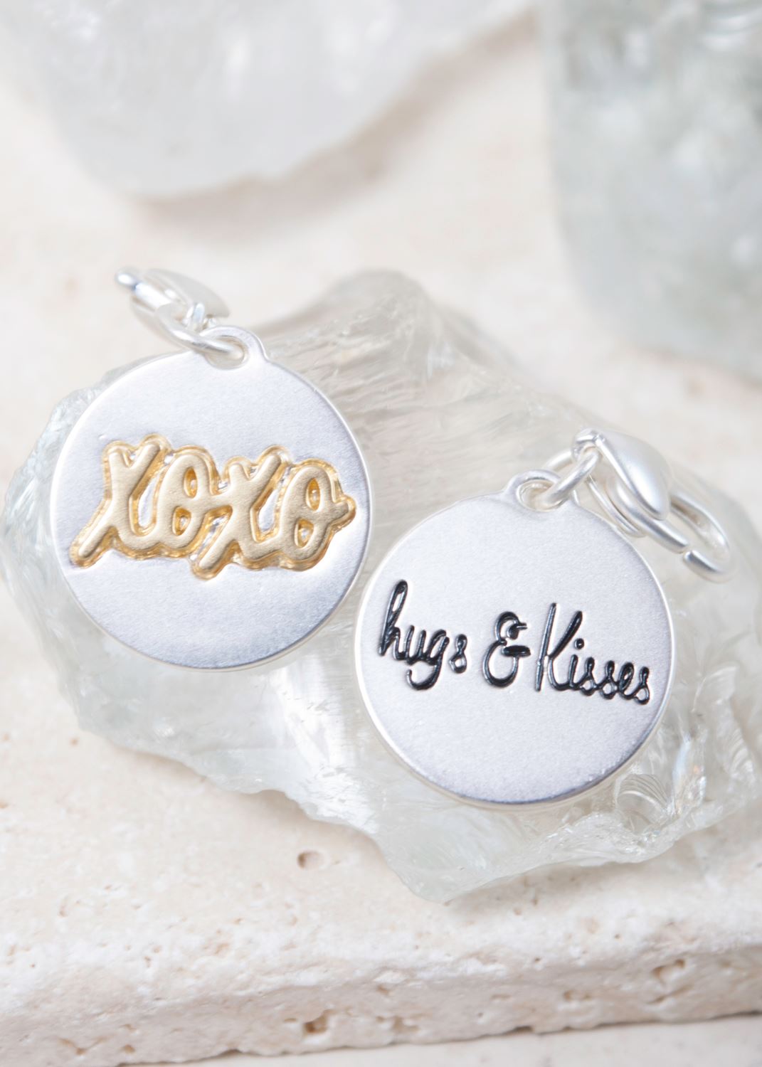 XOXO MEDALLION SILVER