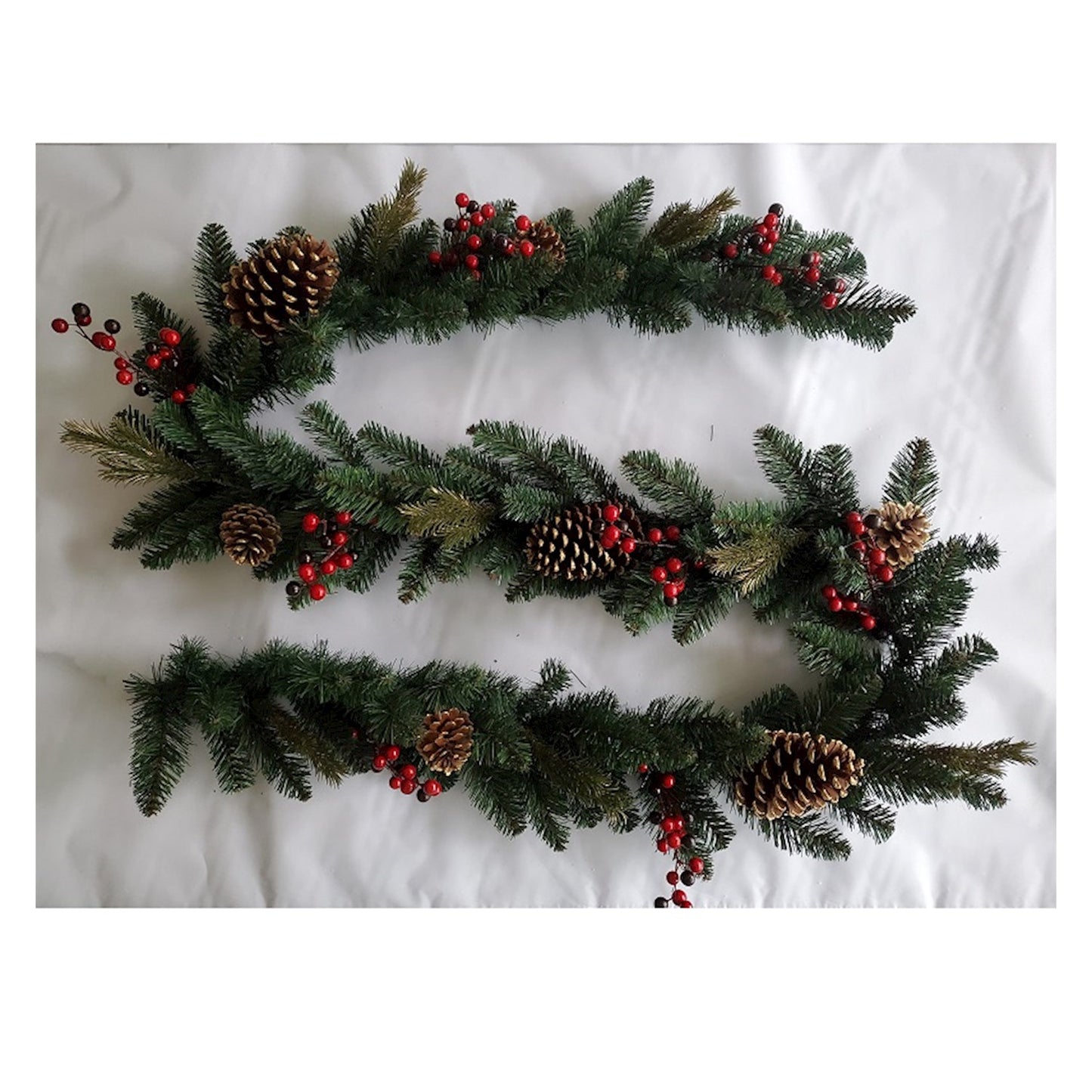 GARLAND RED BERRIES & CONES 9FT