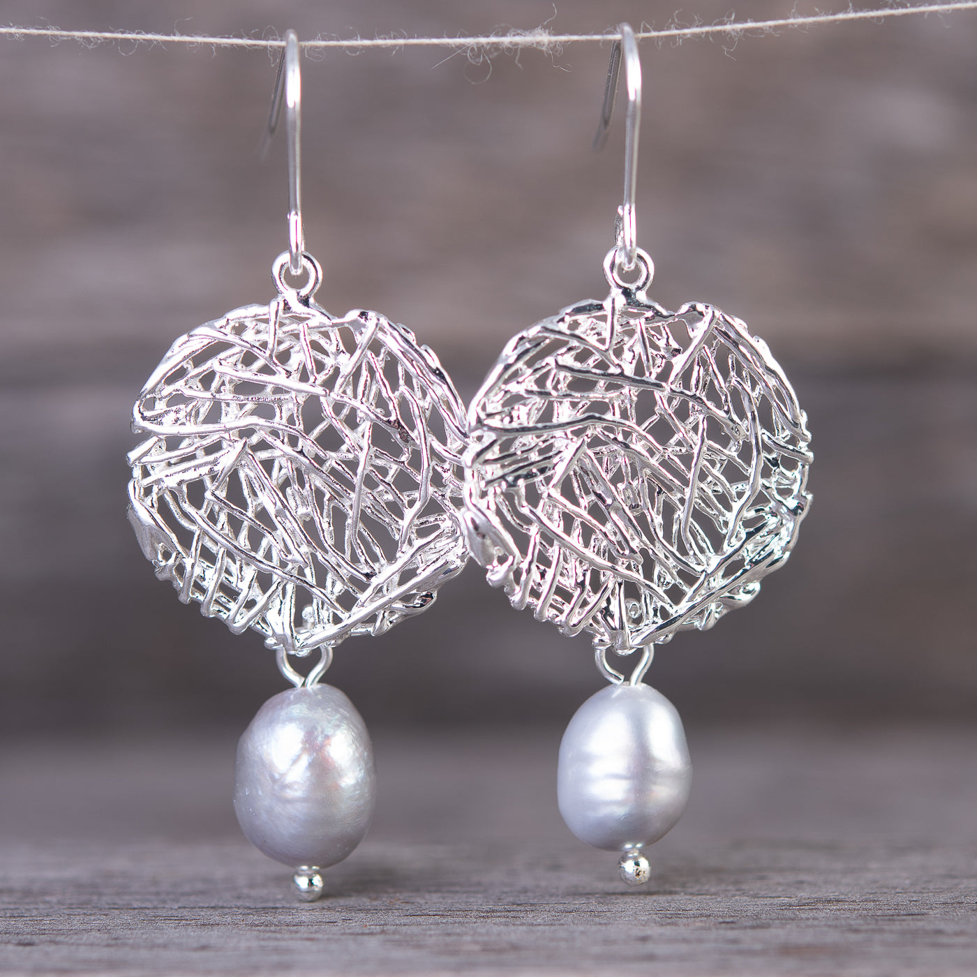 1410 NEST DROP PEARL EARRING SIL