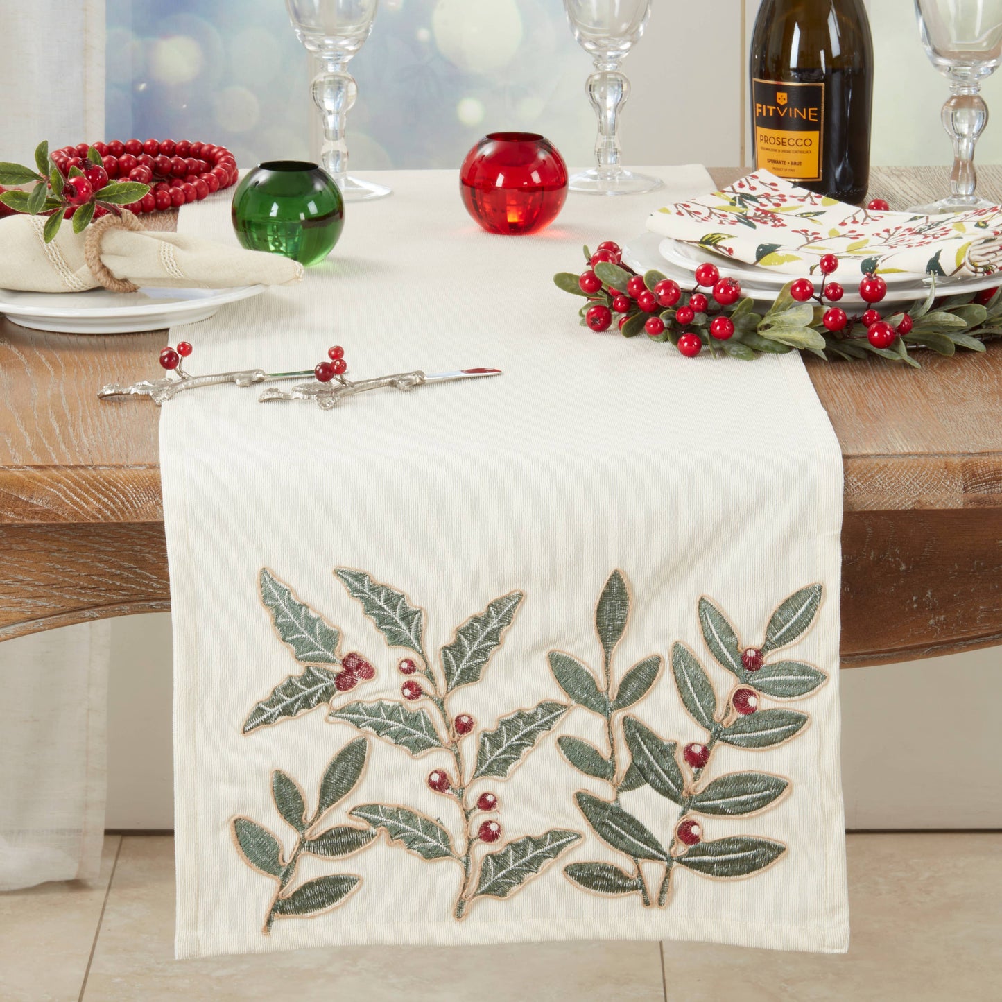 Whimsical Holly Berry Vine Table Runner: Ivory / 16"x72"