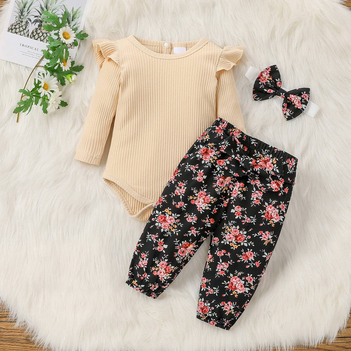 Ribbed 3pcs FloralRuffle Decor Long-sleeve Baby Set: Khaki / 0-3 Months