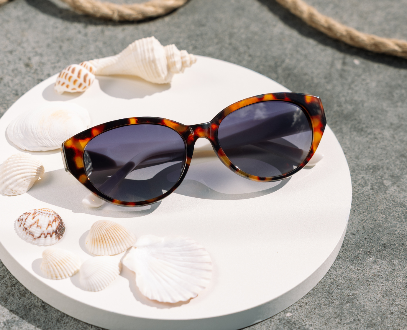 En Route (Sunglasses): Tortoise/White / No Correction / None