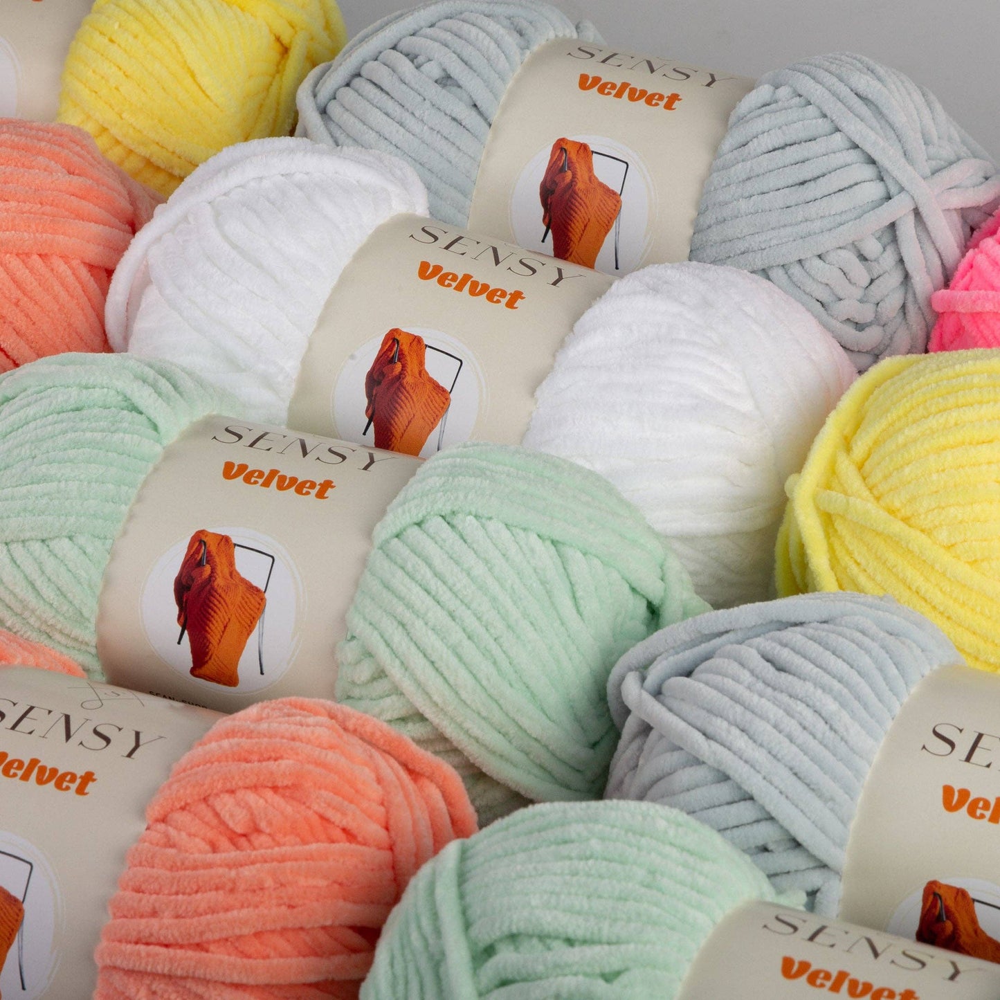 Sensy Velvet Yarn, Blanket Yarn, 3.5 oz, 132 Yards, Gauge 5 Bulky: Baby Blue / 1 Skein
