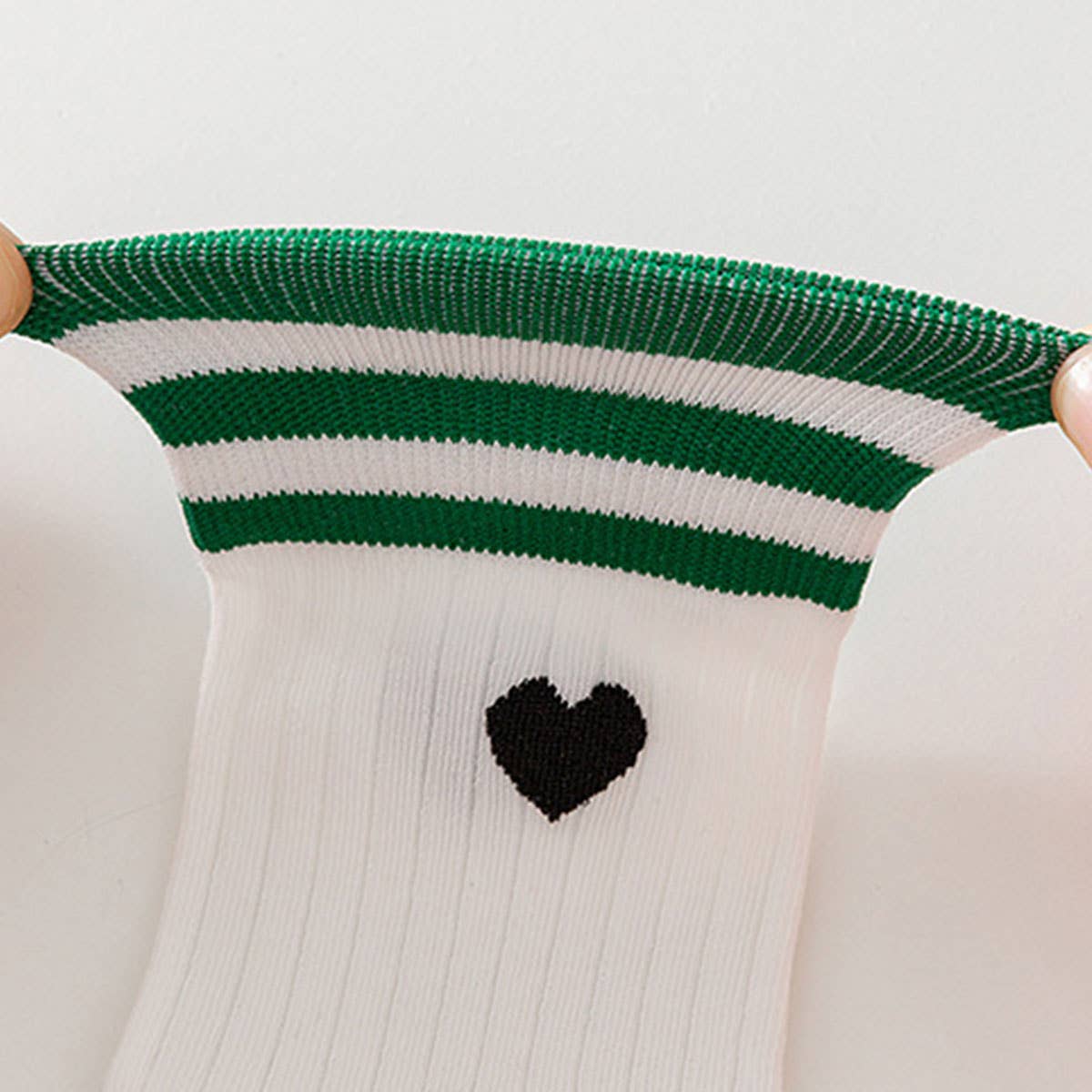 CWMS0900-WHITE-OS College Style Heart, Two Stripes Print Crew Socks