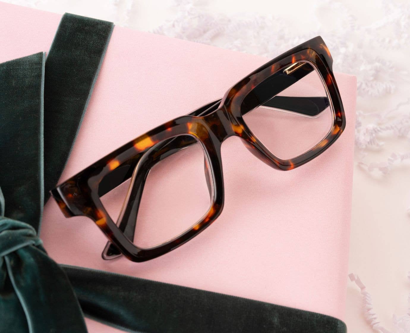 3490300 Spotlight (Blue Light): Sand Quartz/Green / Reading / 3.00