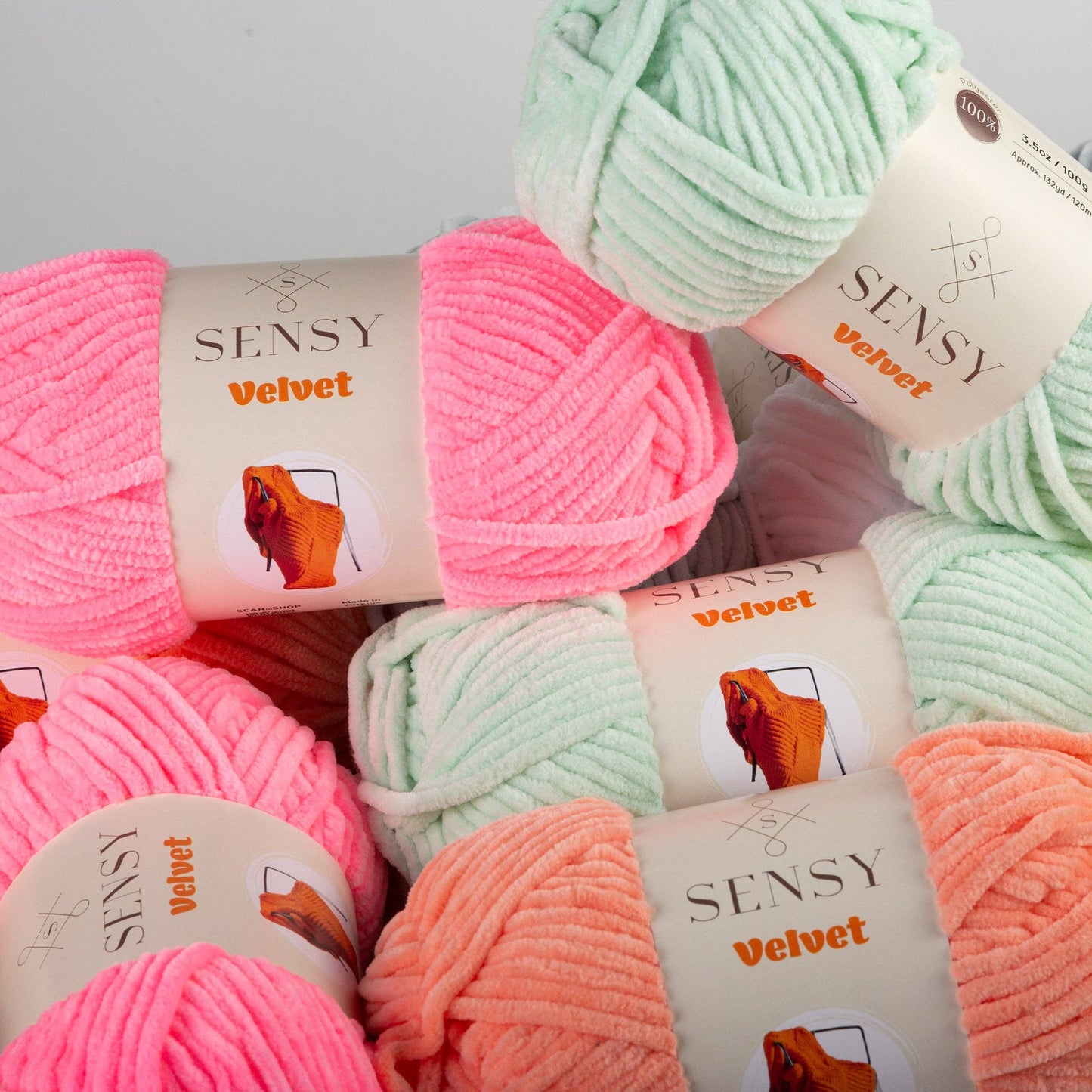 Sensy Velvet Yarn, Blanket Yarn, 3.5 oz, 132 Yards, Gauge 5 Bulky: Baby Blue / 1 Skein