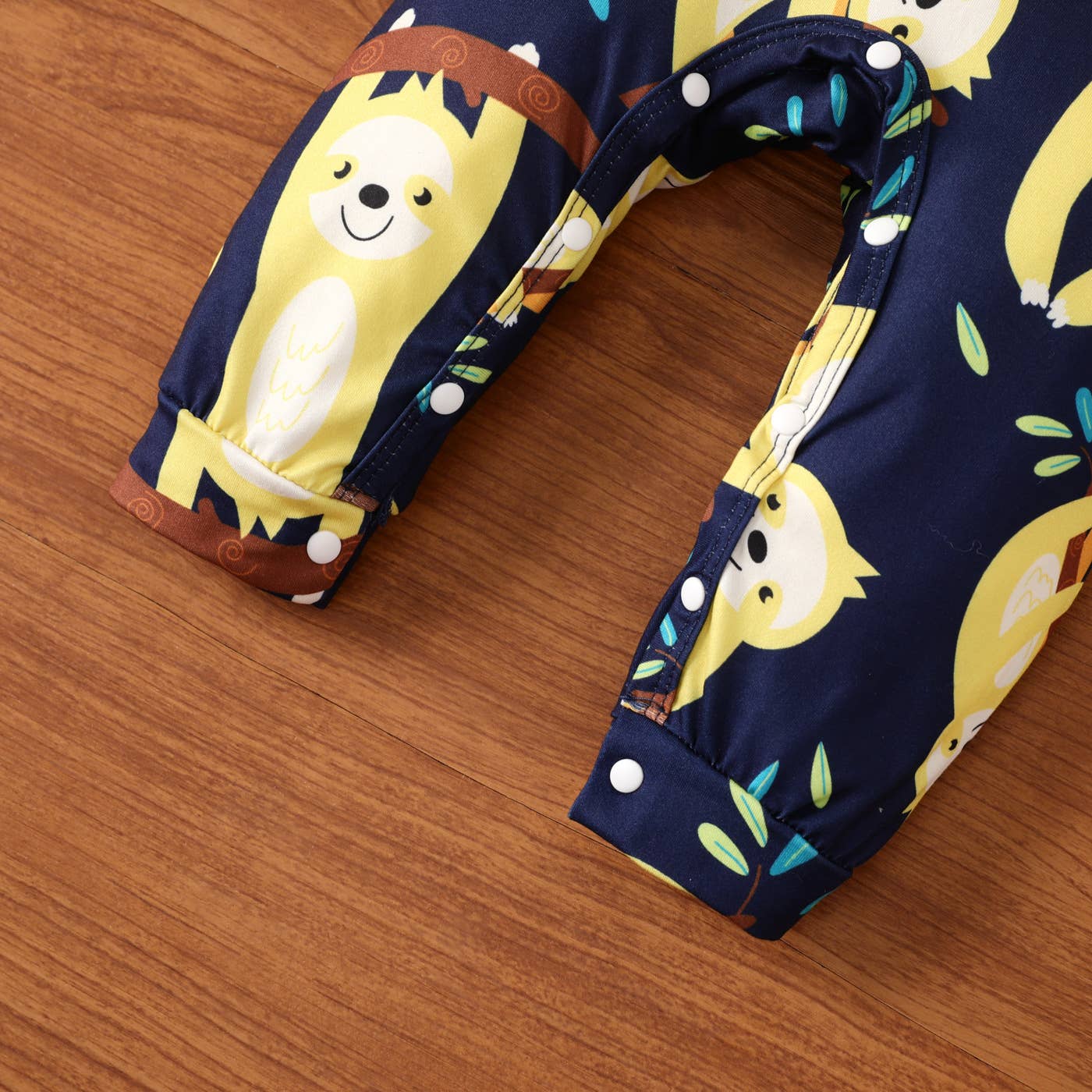 Baby Boy Cartoon Sloth Print White Long-sleeve Jumpsuit: 9-12 Months / White