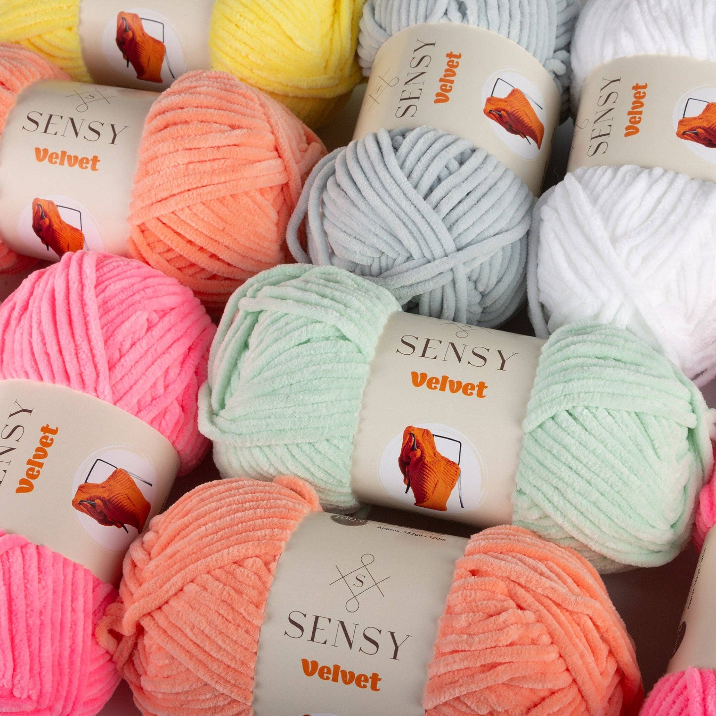 Sensy Velvet Yarn, Blanket Yarn, 3.5 oz, 132 Yards, Gauge 5 Bulky: Baby Blue / 1 Skein
