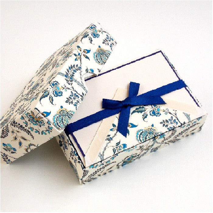Folded Cards and Lined Envelopes - Flowers
