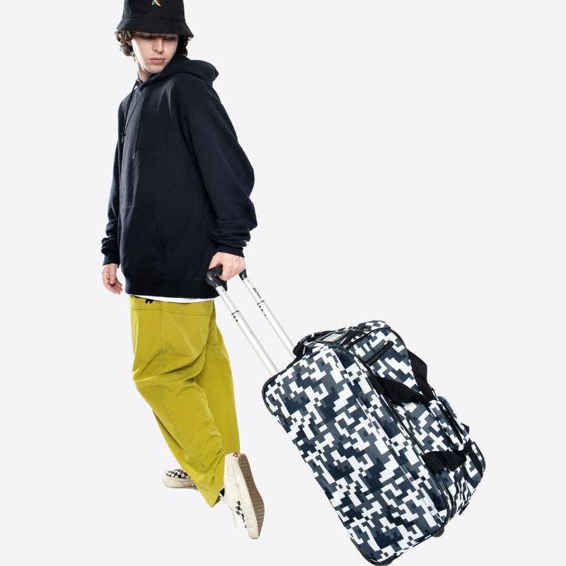 J World Duane 21-inch Travel Wheeled Duffle Bag: BLACK