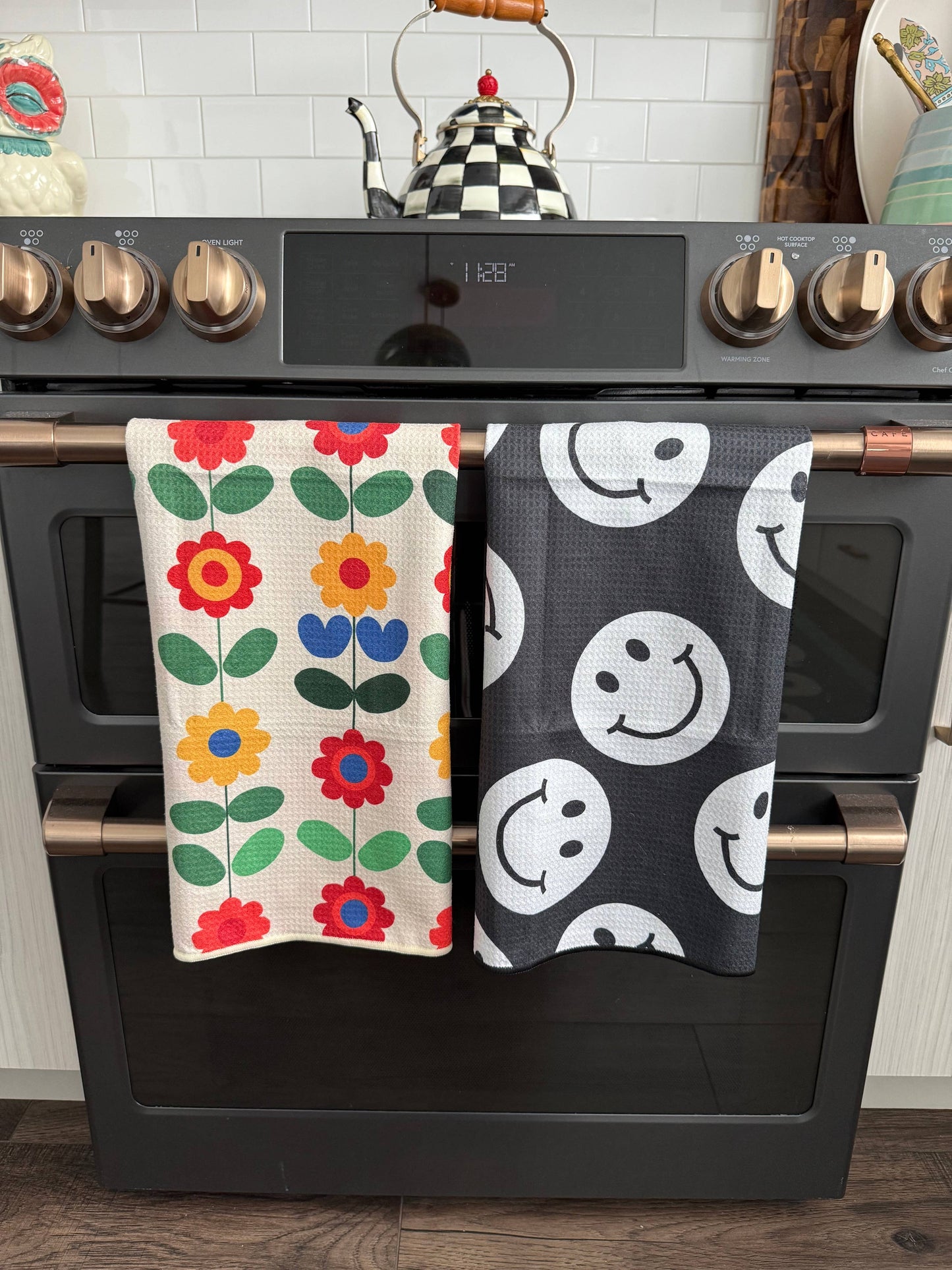 VW: Double-Sided Hand Towel: Multi / 17x27 in / Hand Towel
