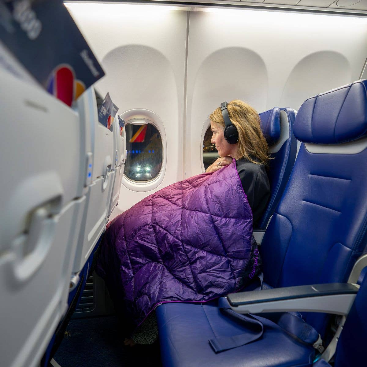 Travel Puffy Blanket - Berry Fade: Travel