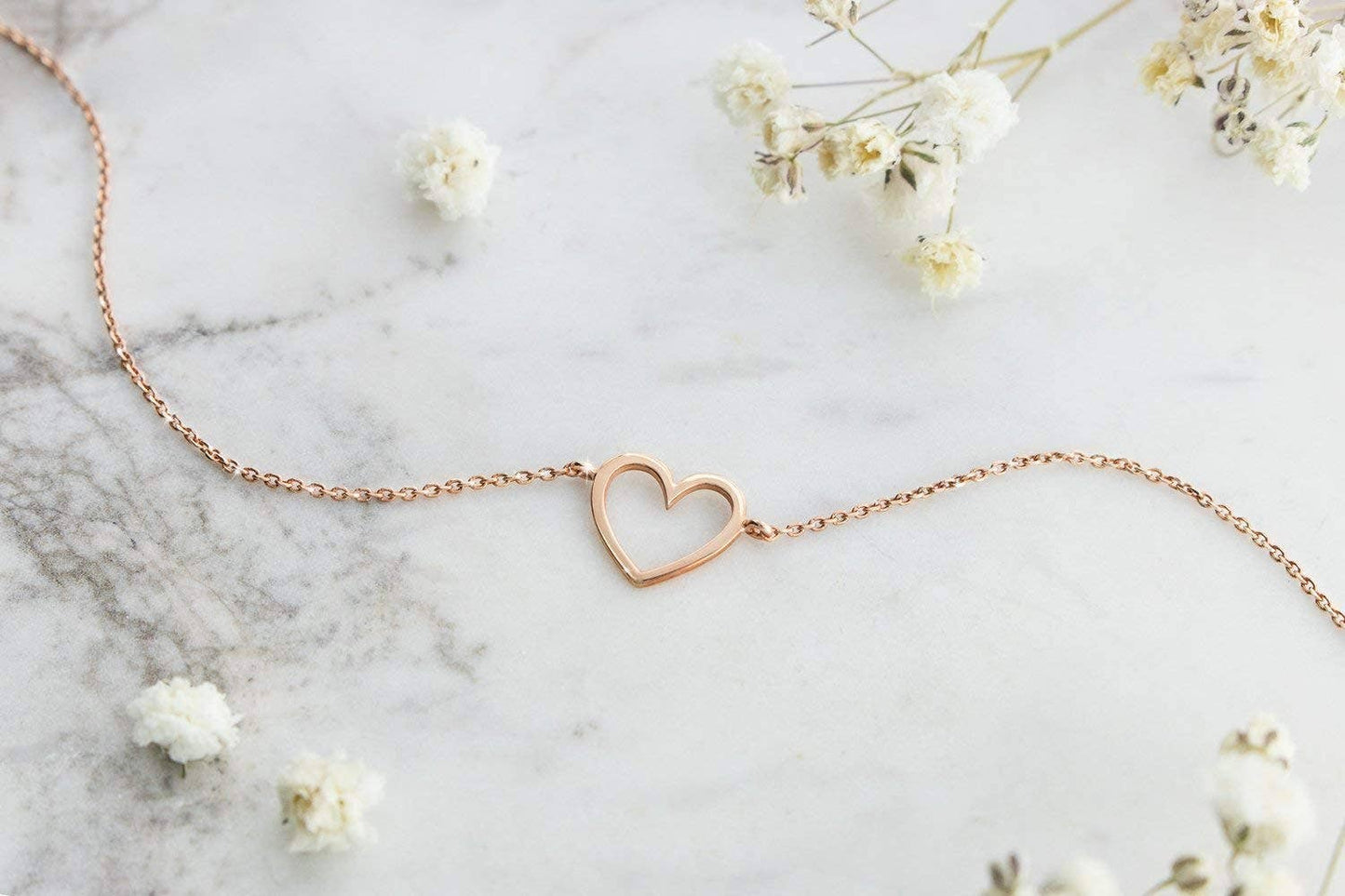Dainty Gold Heart Charm Bracelet