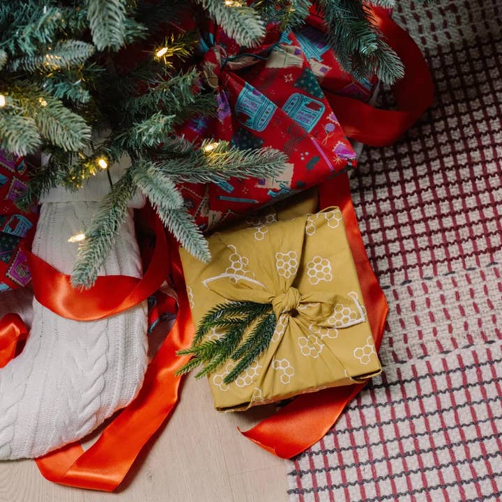 Bees Wrap 100% Organic Cotton Reusable Gift Wrap - Honeycomb