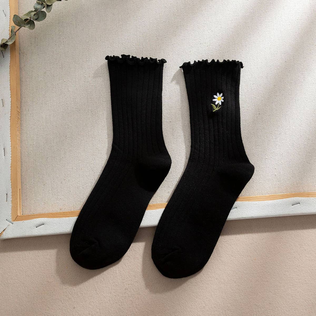 CWMS0293-BLACK Flower Embroidery Crew Ruffle Socks Women