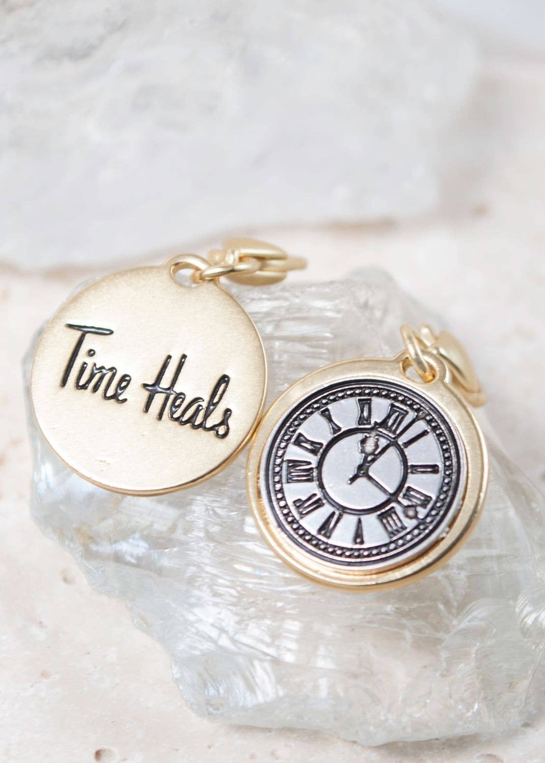 Clock “patience”- Gold 2-tone Medallion