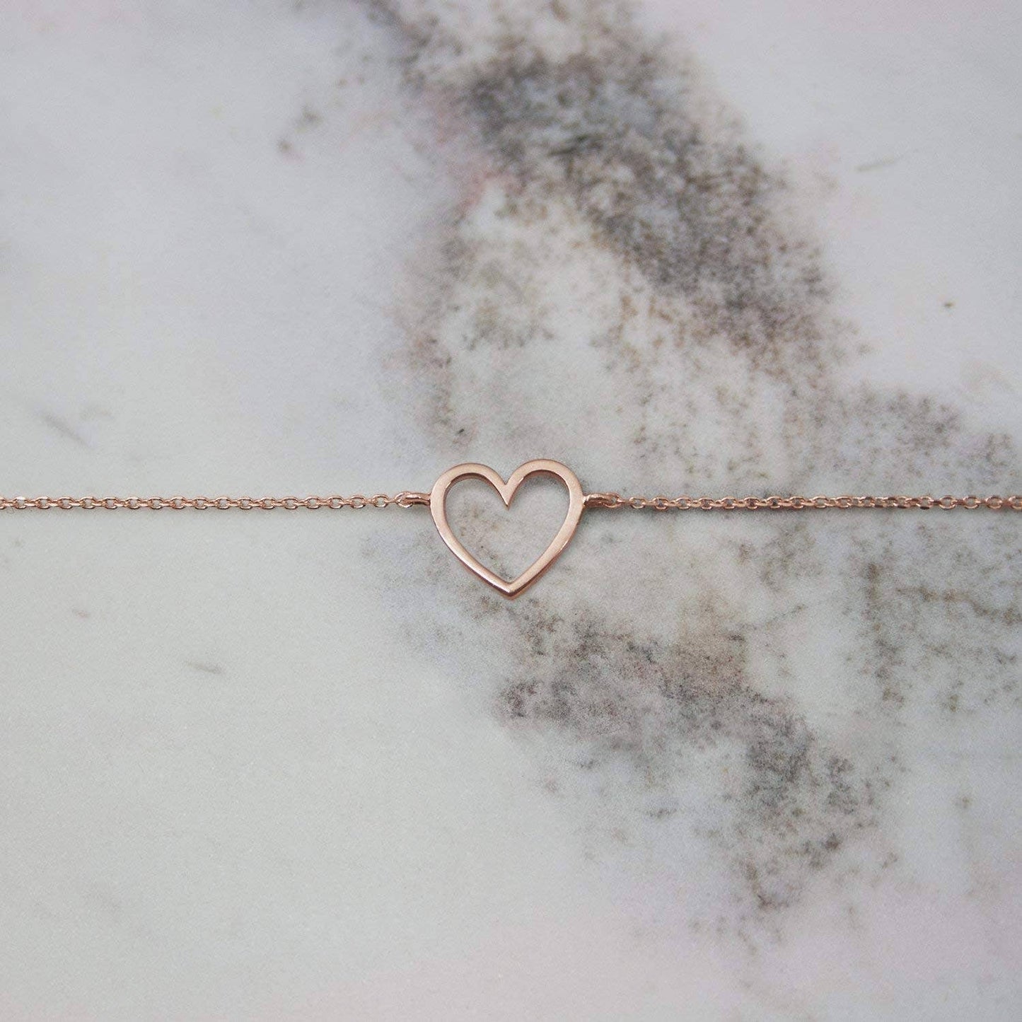 Dainty Gold Heart Charm Bracelet