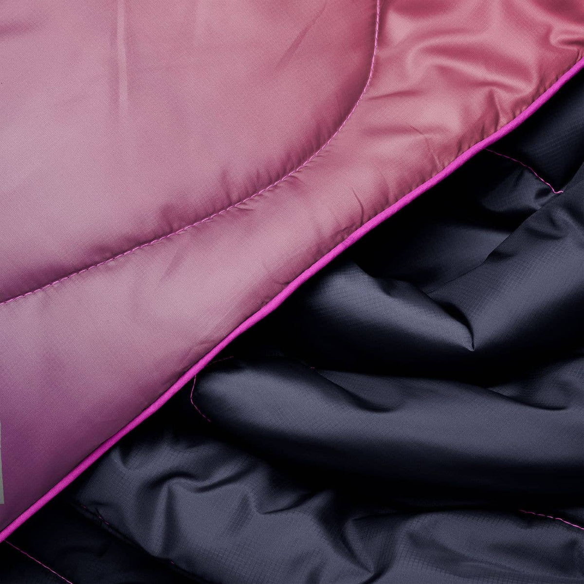 Travel Puffy Blanket - Berry Fade: Travel