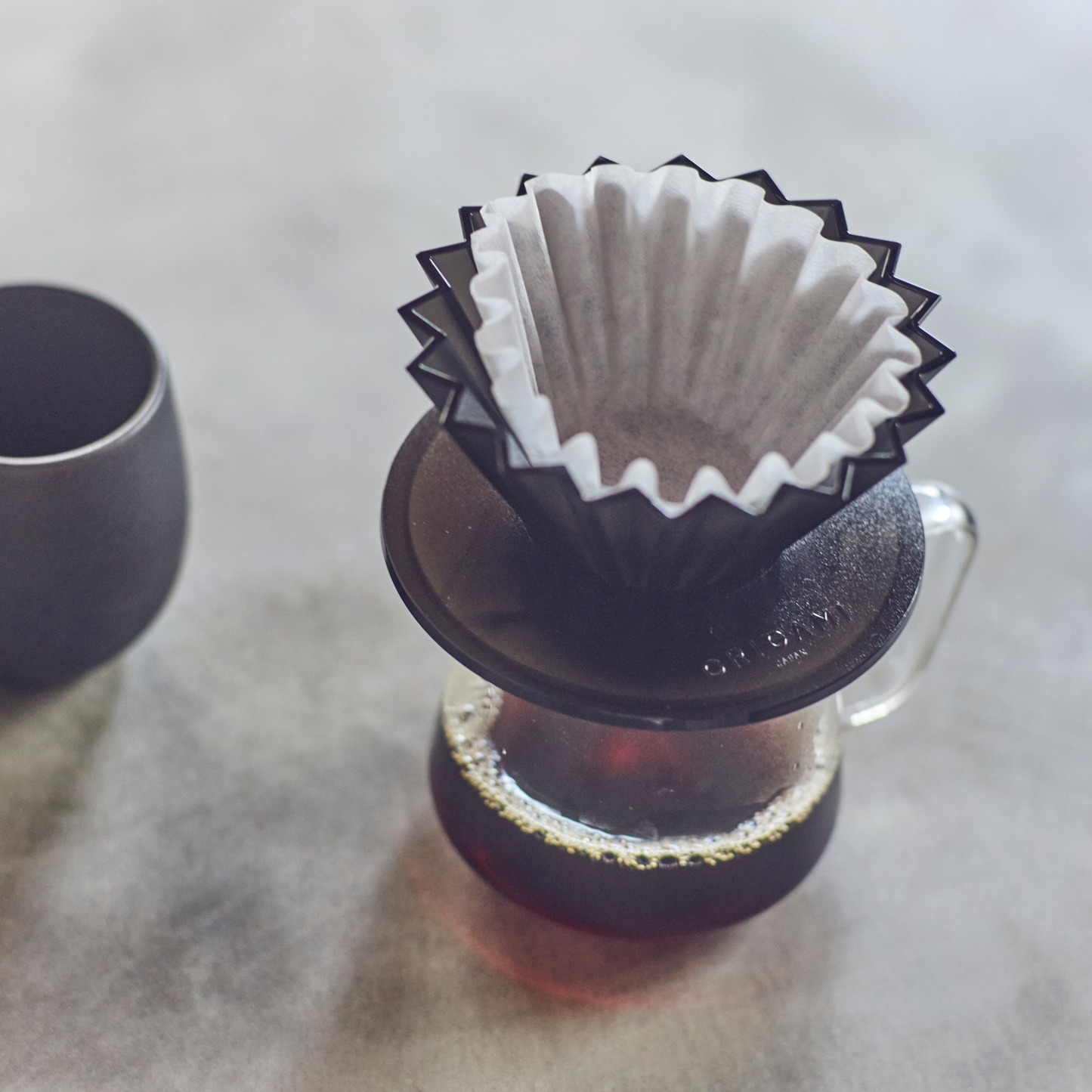 ORIGAMI AS Resin Dripper Holder: Black OR Clear