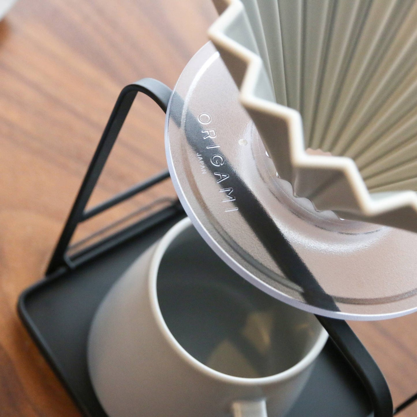 ORIGAMI AS Resin Dripper Holder: Black OR Clear