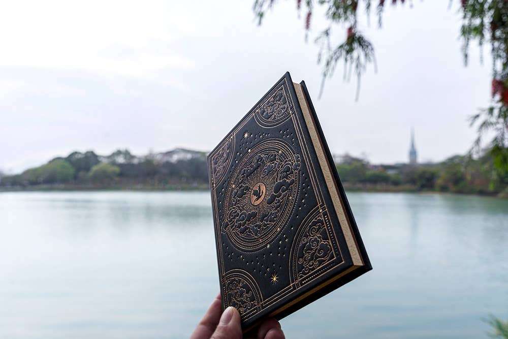 Paperblanks Shadows of Navarre Hardcover (Fourth Wing): Ultra / Lined
