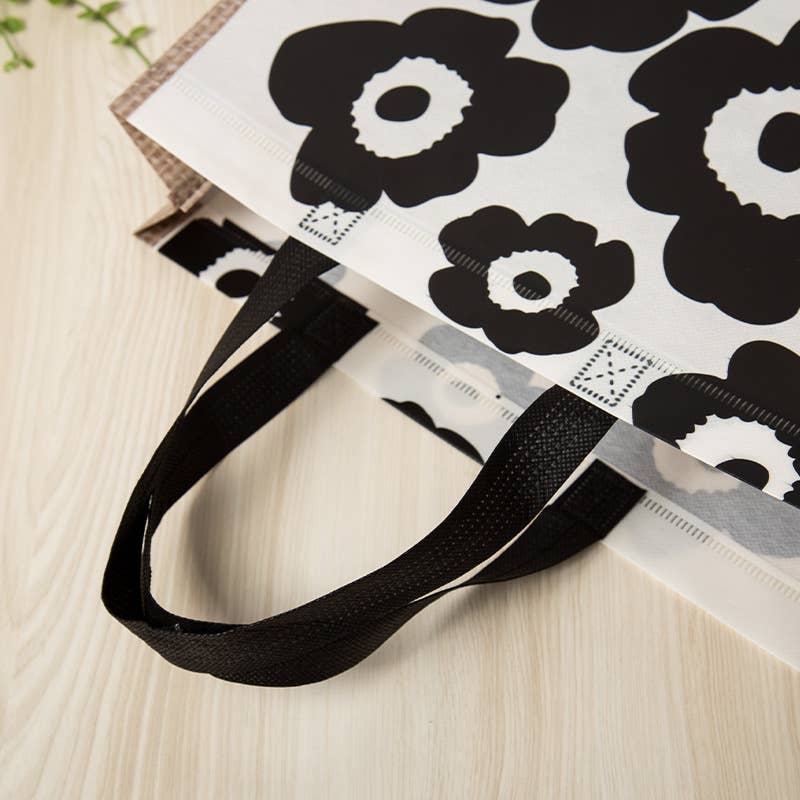 50pcs, 3 Sizes Classic Black Flower Non-woven Gift Bag: Large