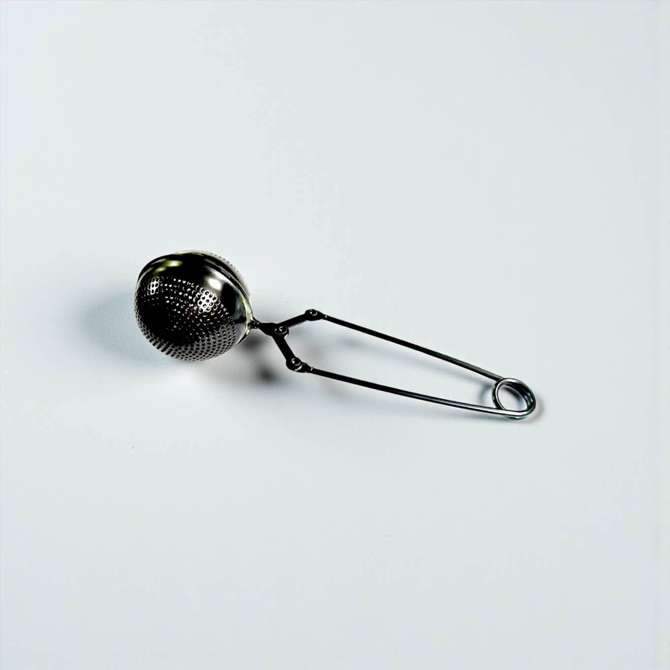 Stainless Steel Tea Strainer | Faire Market Bestseller: Gold