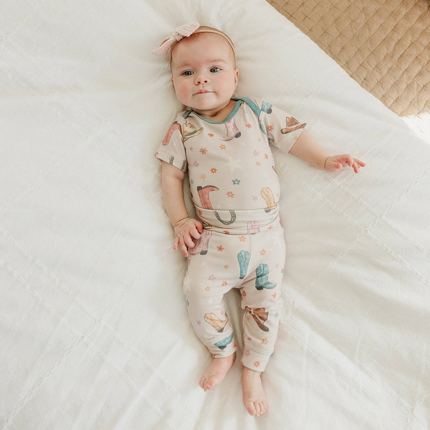 Short Sleeve Bodysuit - Cheyenne: 6-12 Months