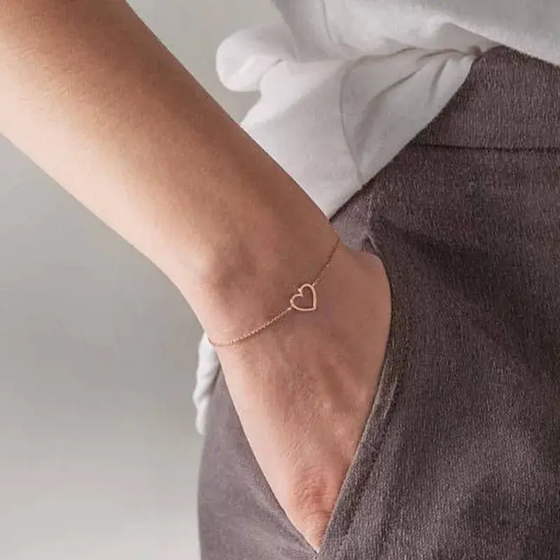 Dainty Gold Heart Charm Bracelet