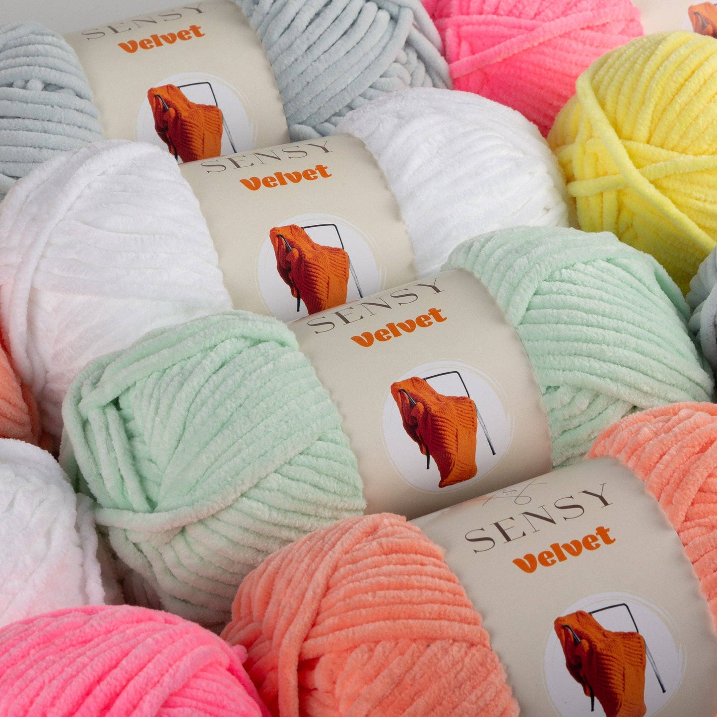 Sensy Velvet Yarn, Blanket Yarn, 3.5 oz, 132 Yards, Gauge 5 Bulky: Baby Blue / 1 Skein