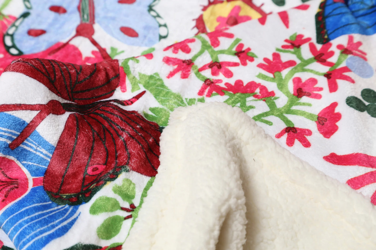 JP825 Carsten's Butterfly Plush Throw Blanket