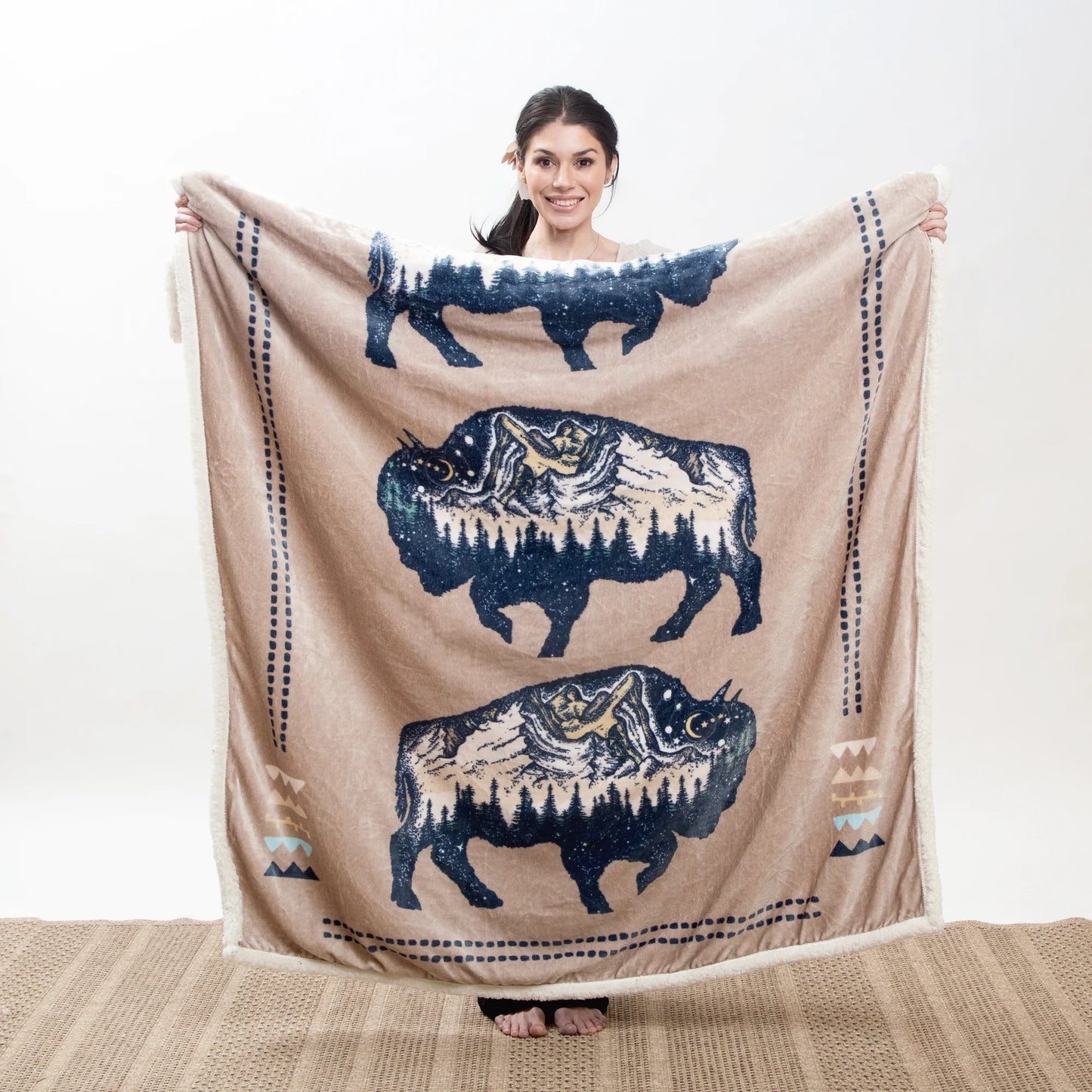 JP926 Casten's Three Buffalos Plush Throw Blanket