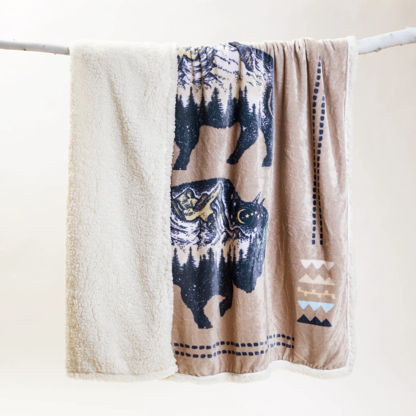 JP926 Casten's Three Buffalos Plush Throw Blanket