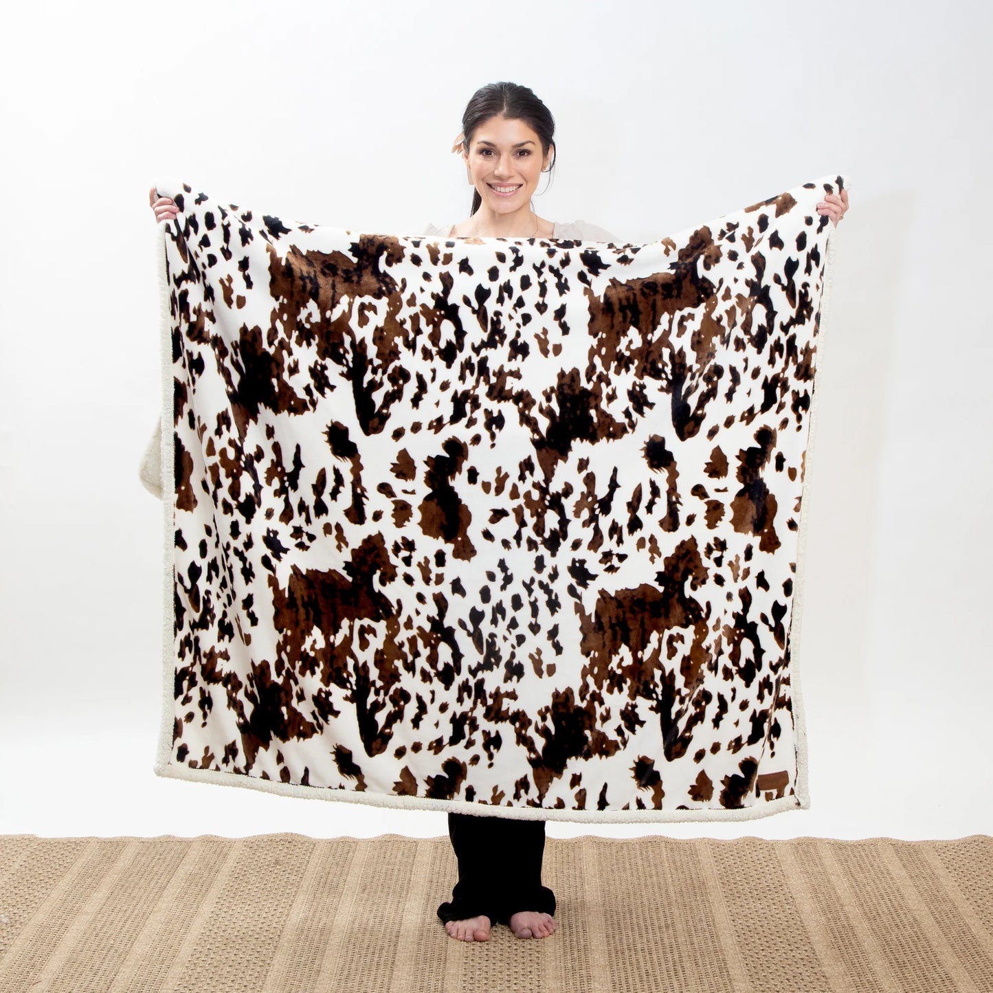 JW287 Carsten's Tri-Color Cowhide Plush Throw Blanket