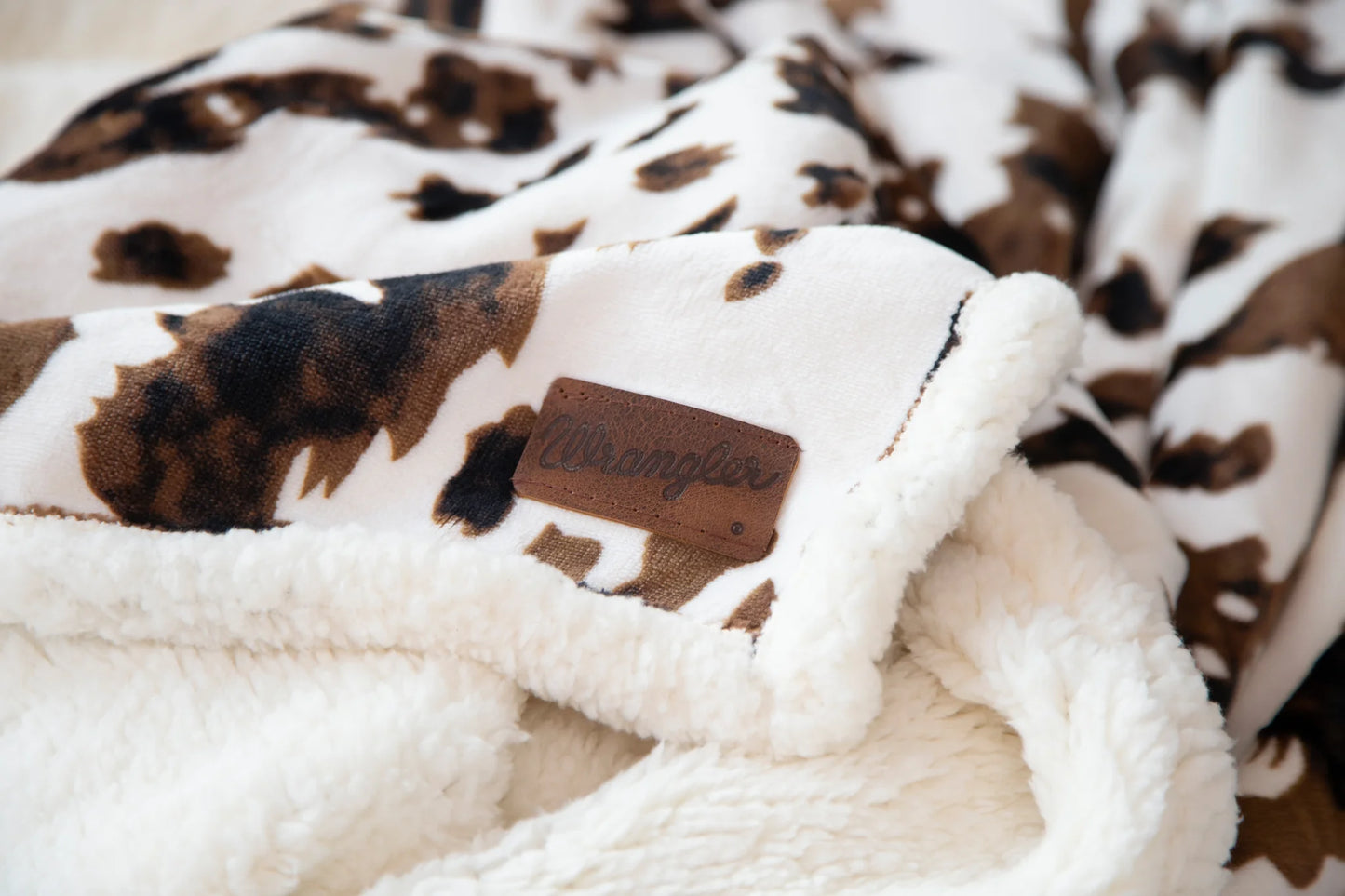 JW287 Carsten's Tri-Color Cowhide Plush Throw Blanket