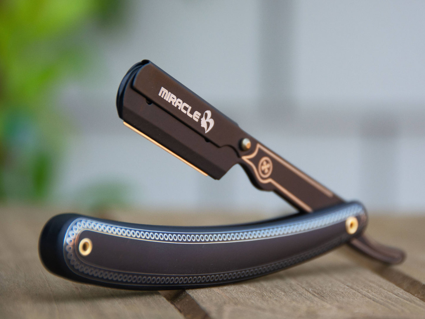 Straight Razor - Barber Razor with Black Fancy Wooden Handle