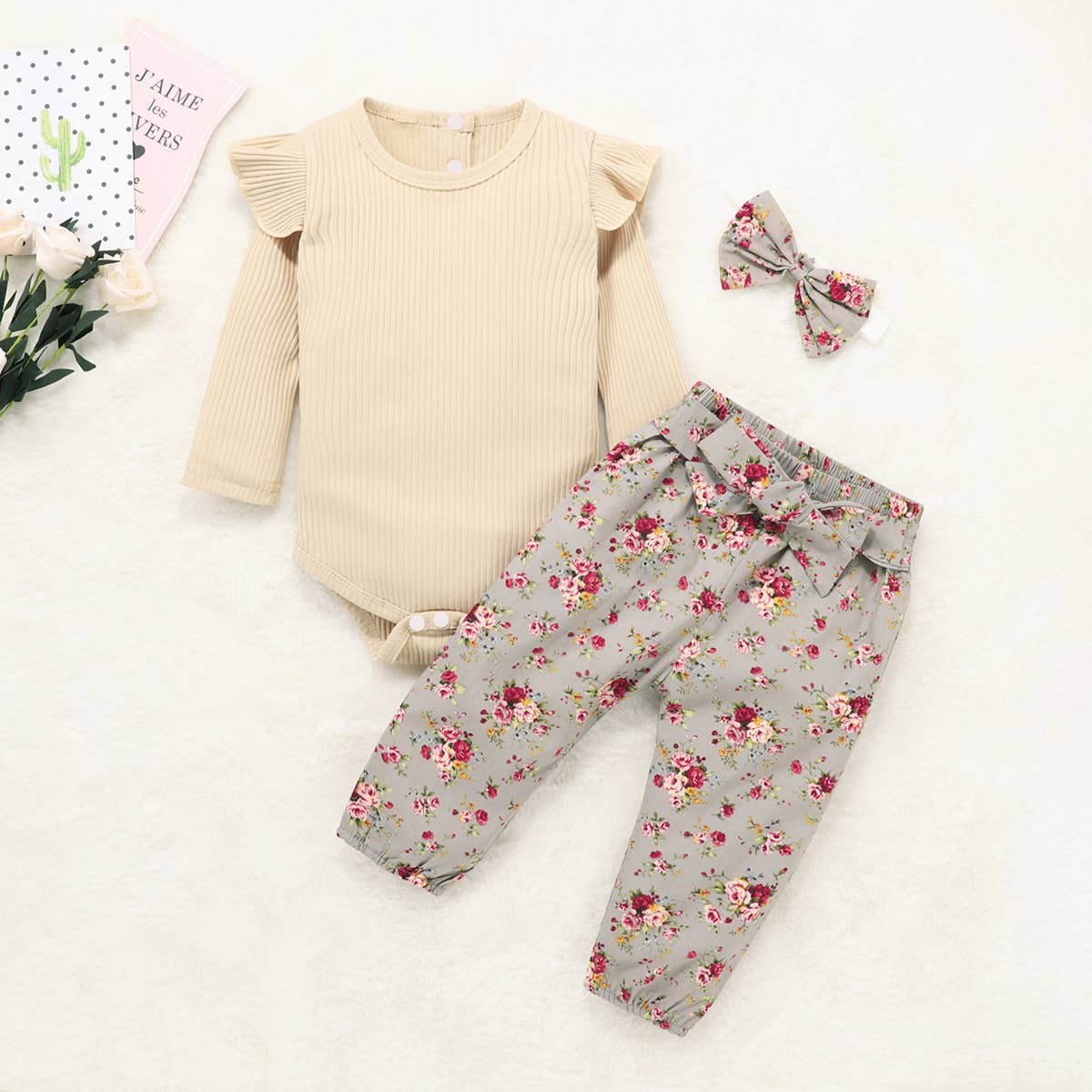 Ribbed 3pcs FloralRuffle Decor Long-sleeve Baby Set: Khaki / 0-3 Months